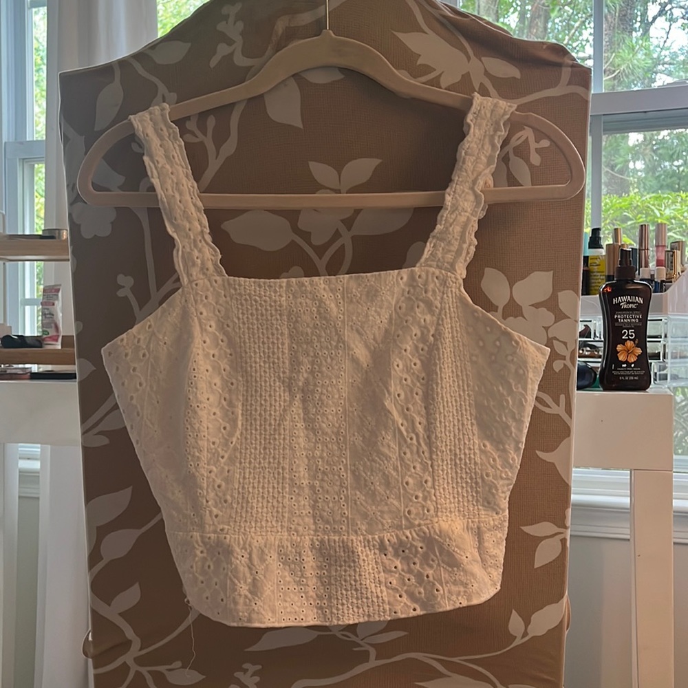 Urban romantics white cotton crop top size M